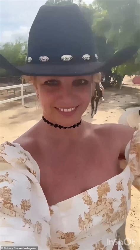 britney spears horseback topless|Britney Spears goes topless on guided group horseback ride in。